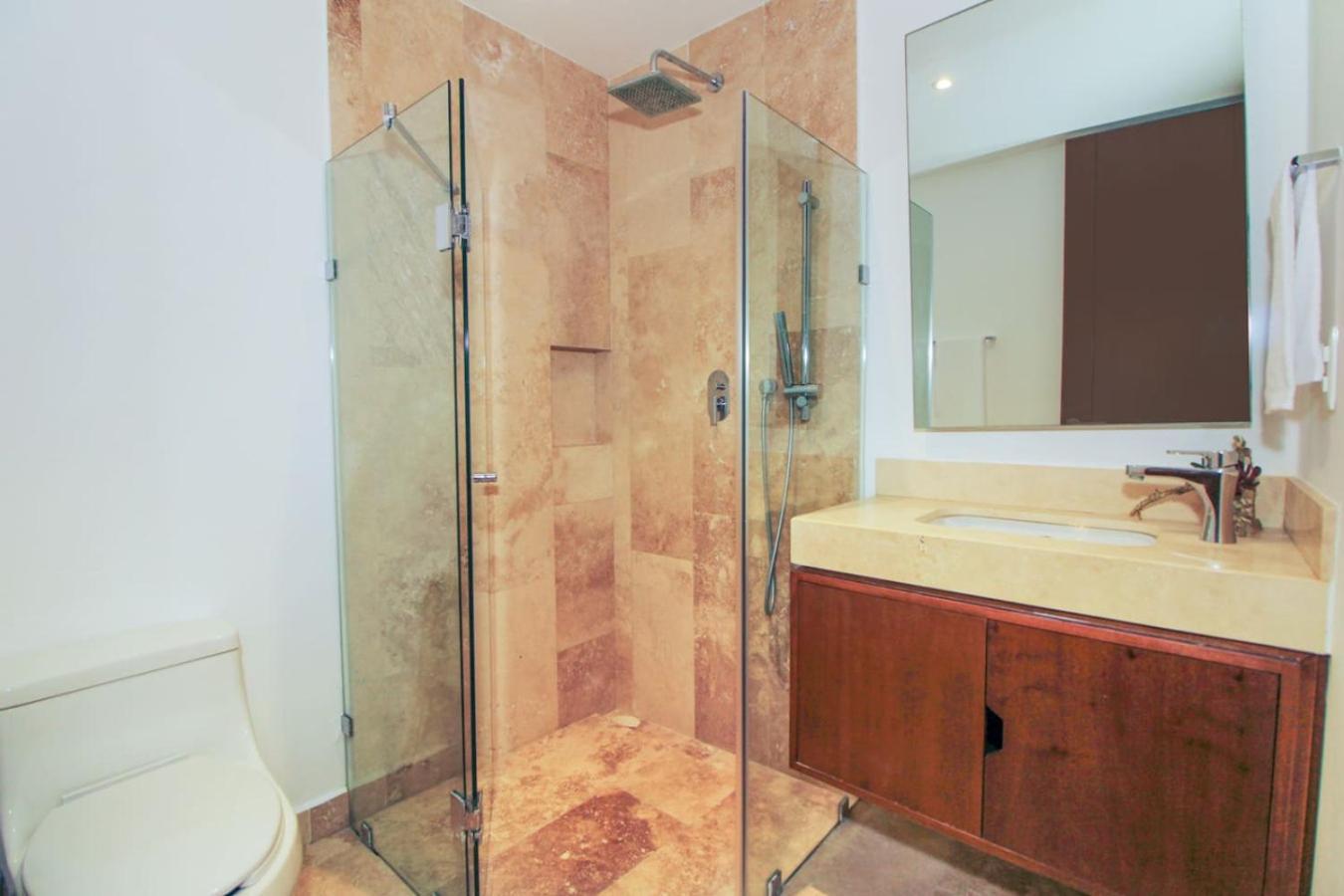 Vibrant 2br In Coolest Location Apartment