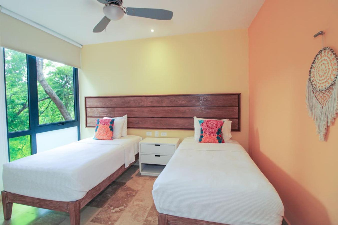 Vibrant 2br In Coolest Location